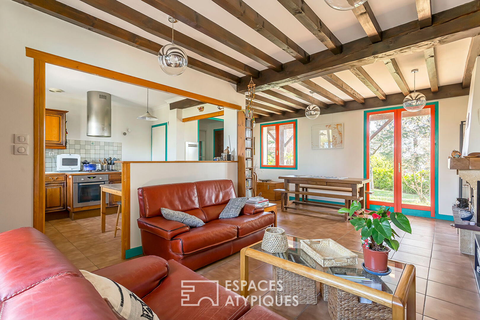 Family house to renovate with large garden