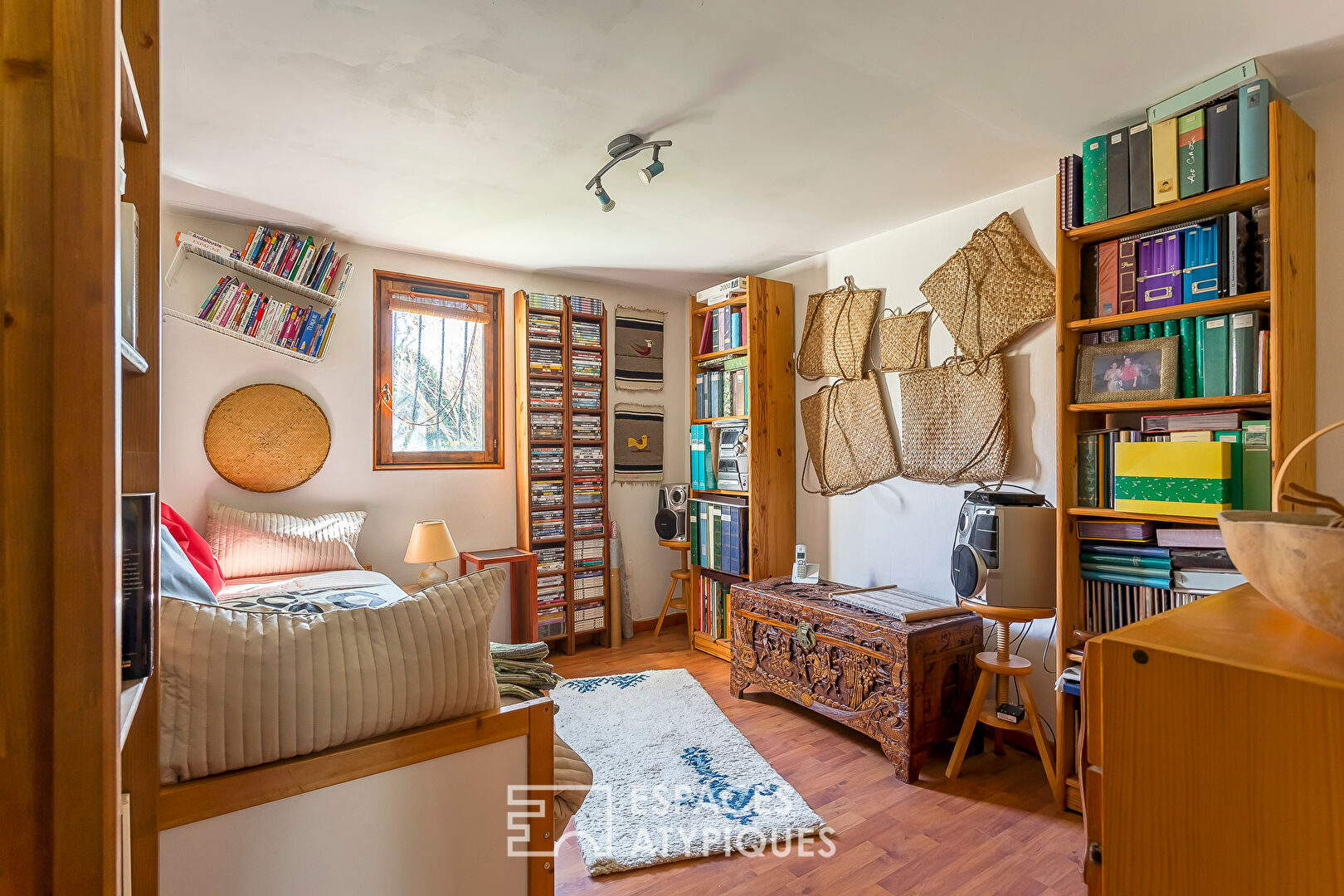 Family house to renovate with large garden