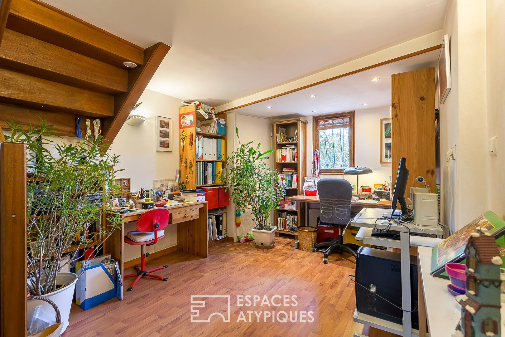 Family house to renovate with large garden