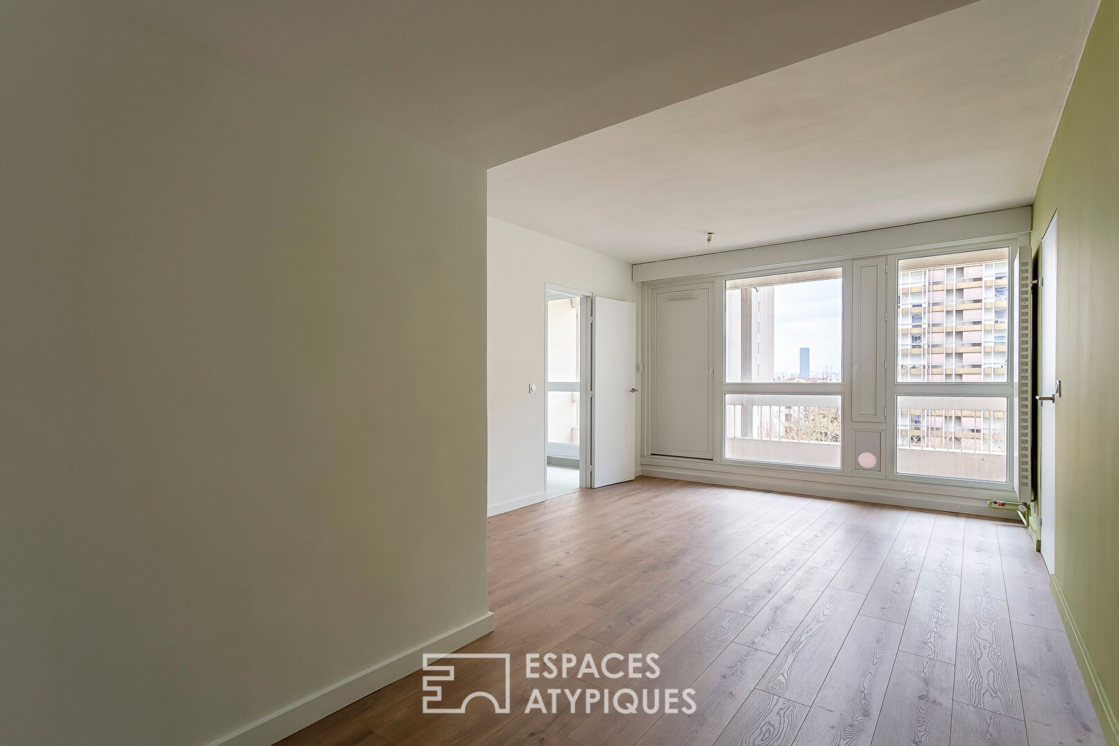 Renovated one-bedroom apartment with balconies