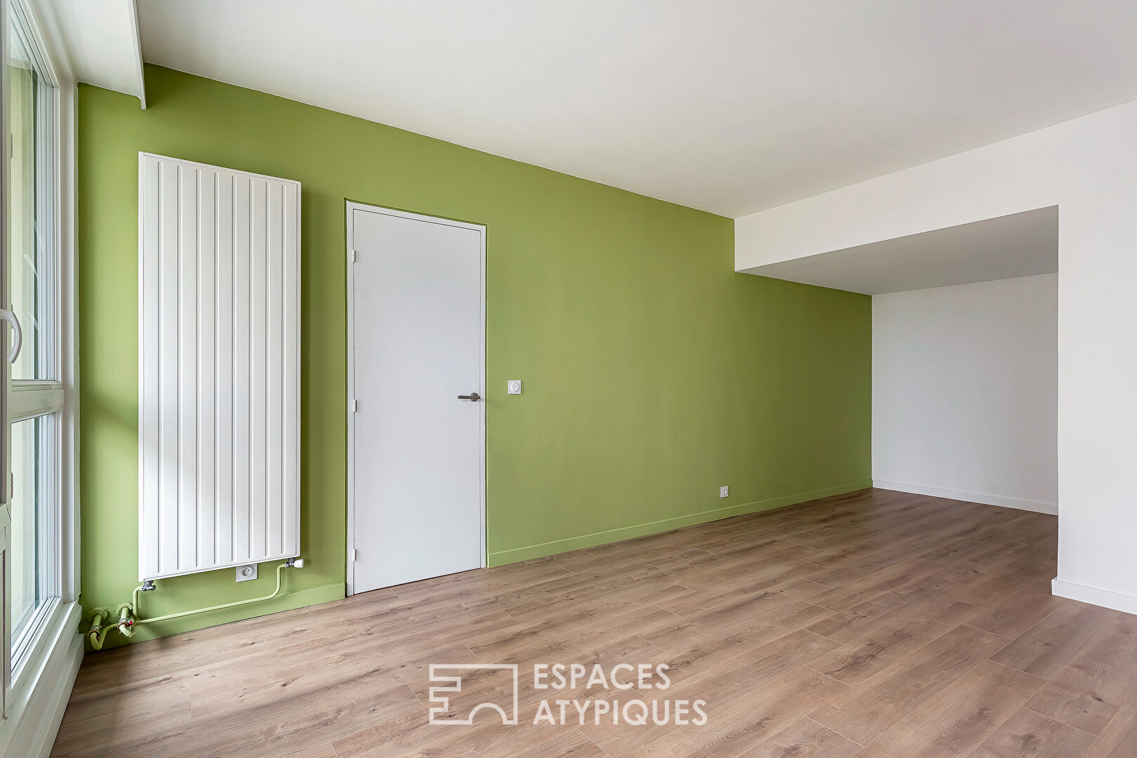 Renovated one-bedroom apartment with balconies