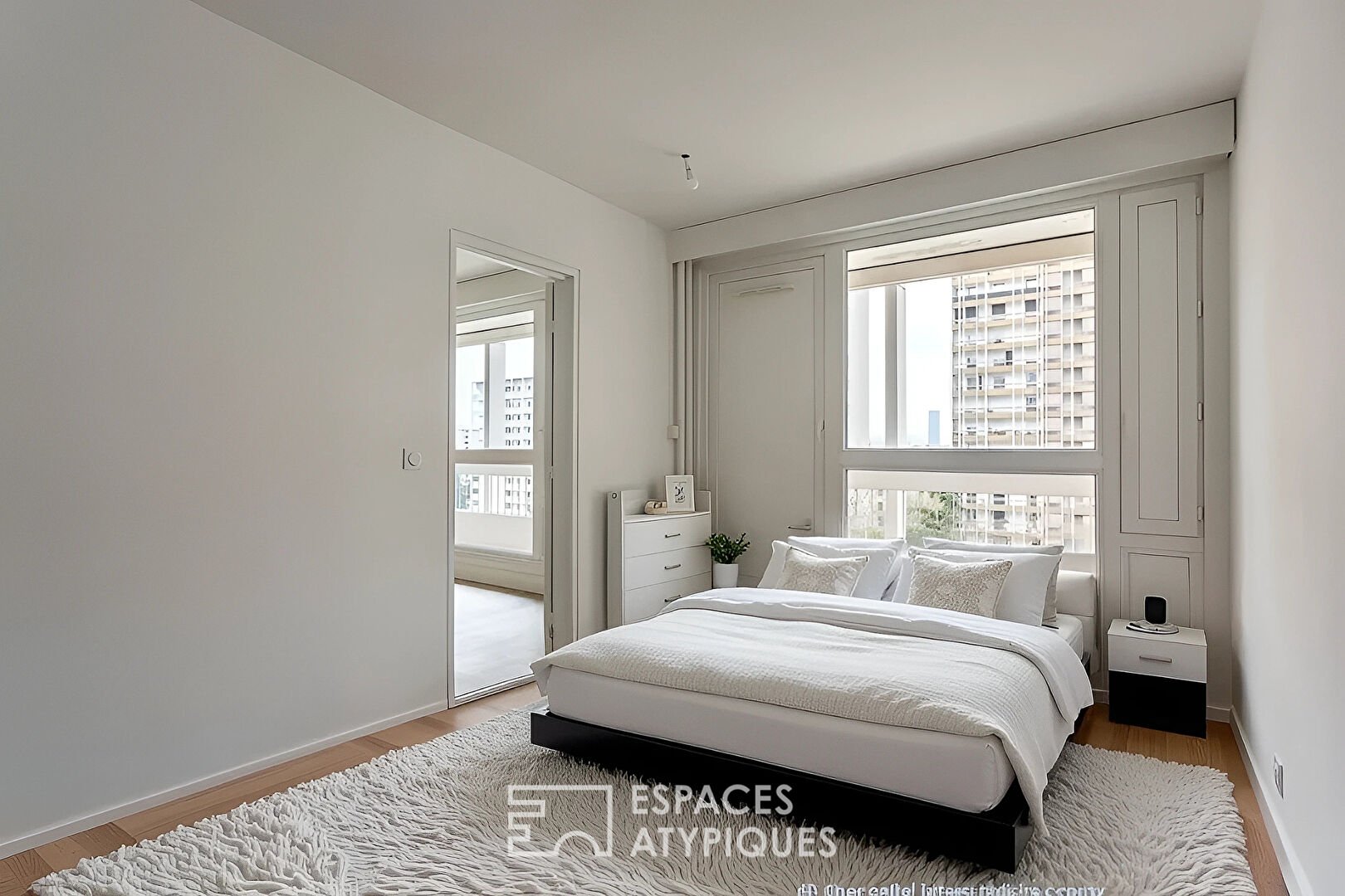Renovated one-bedroom apartment with balconies