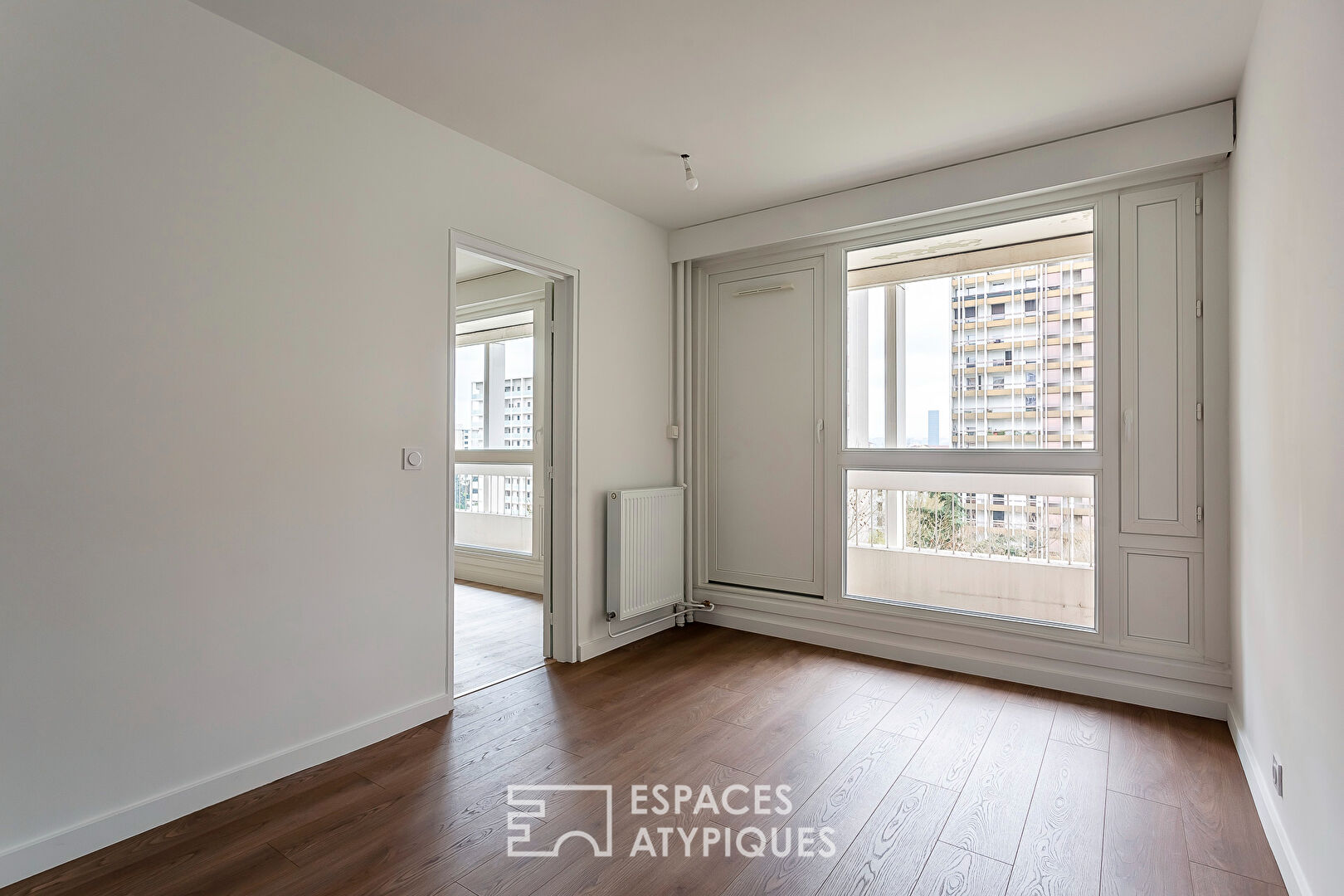 Renovated one-bedroom apartment with balconies