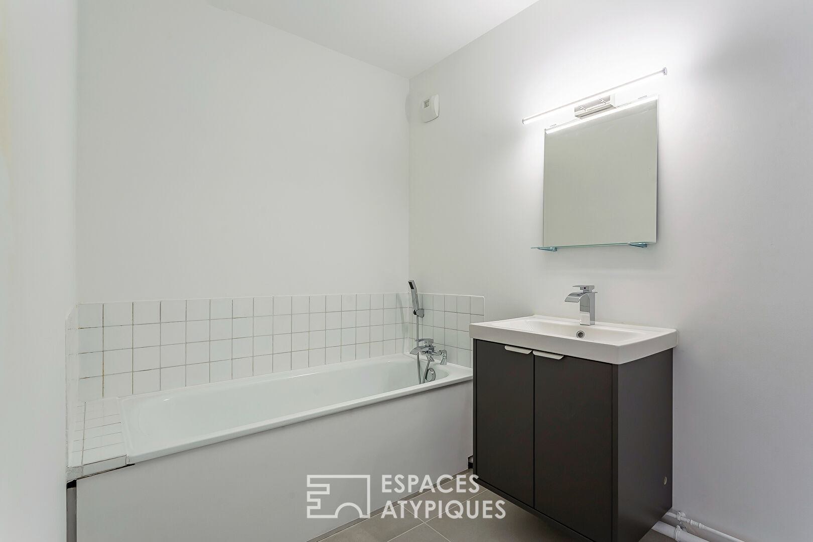 Renovated one-bedroom apartment with balconies