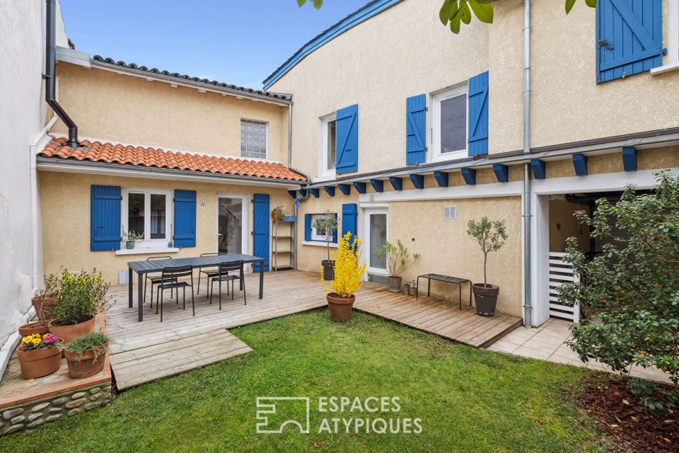 Maison de ville rénovée avec jardin, au coeur de Vourles