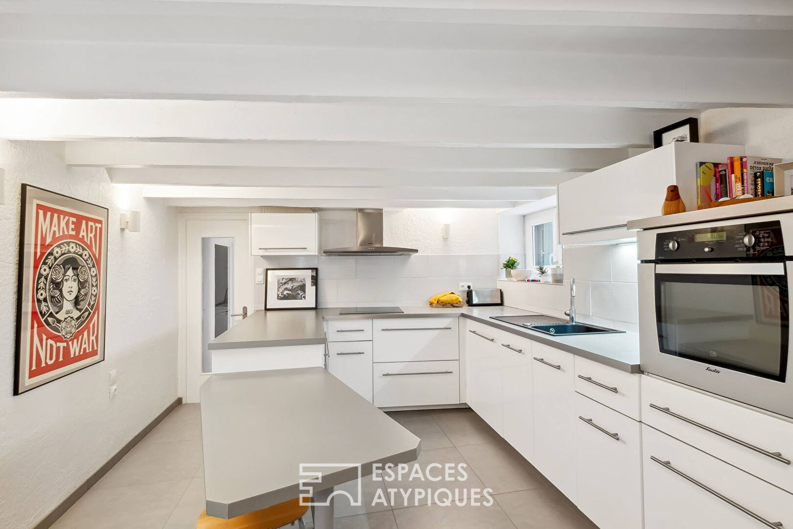 Maison de ville rénovée avec jardin, au coeur de Vourles