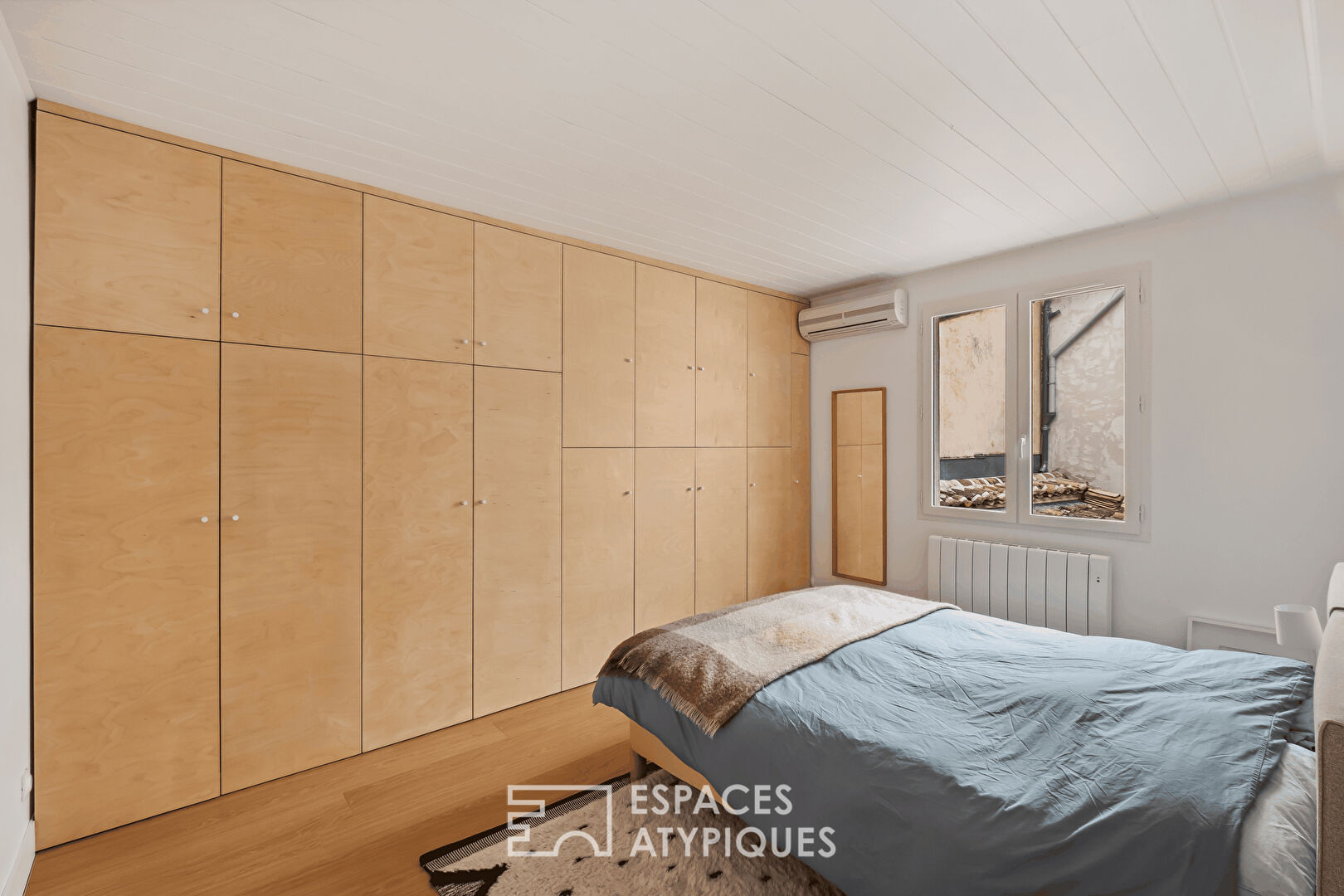 Maison de ville rénovée avec jardin, au coeur de Vourles