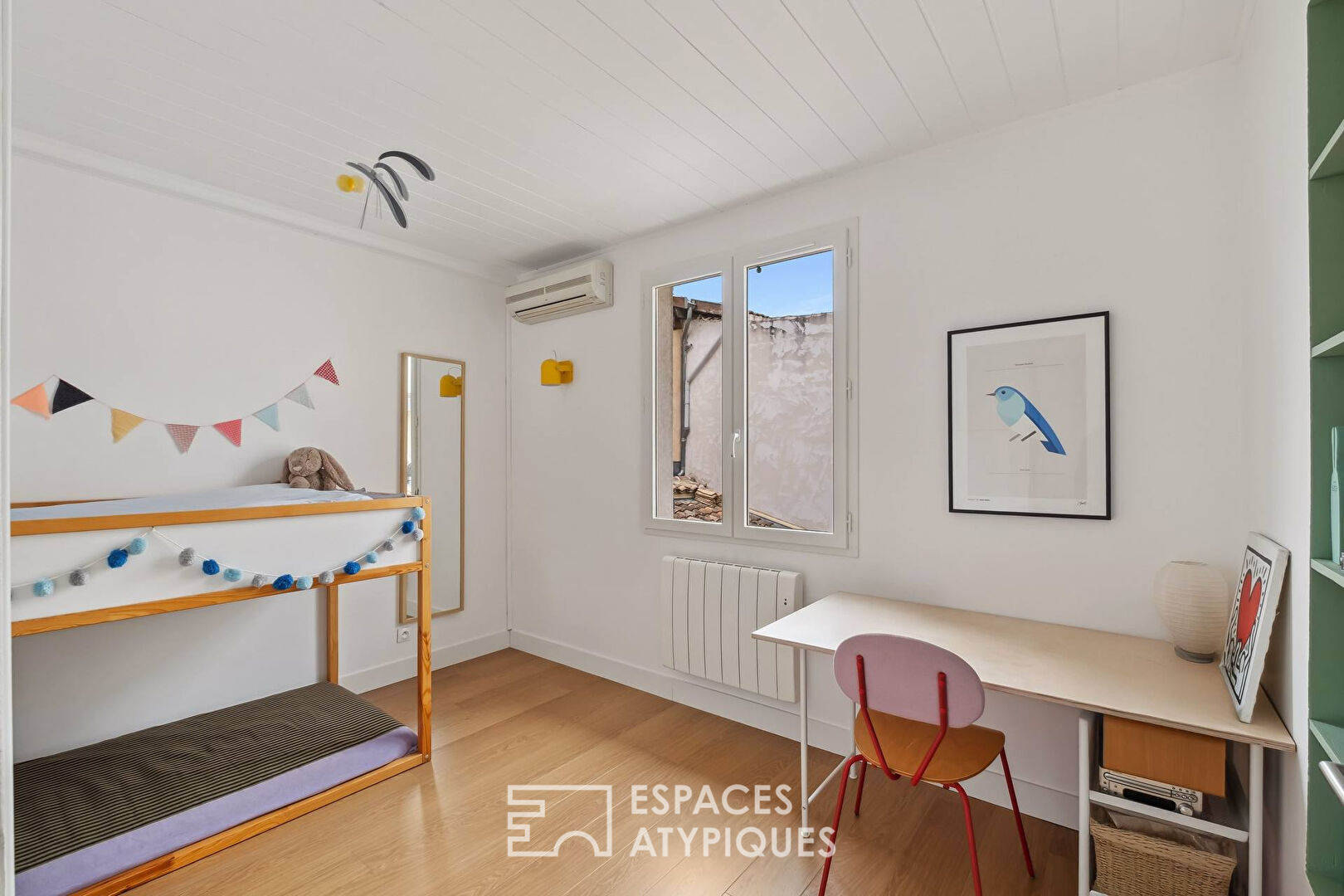 Maison de ville rénovée avec jardin, au coeur de Vourles