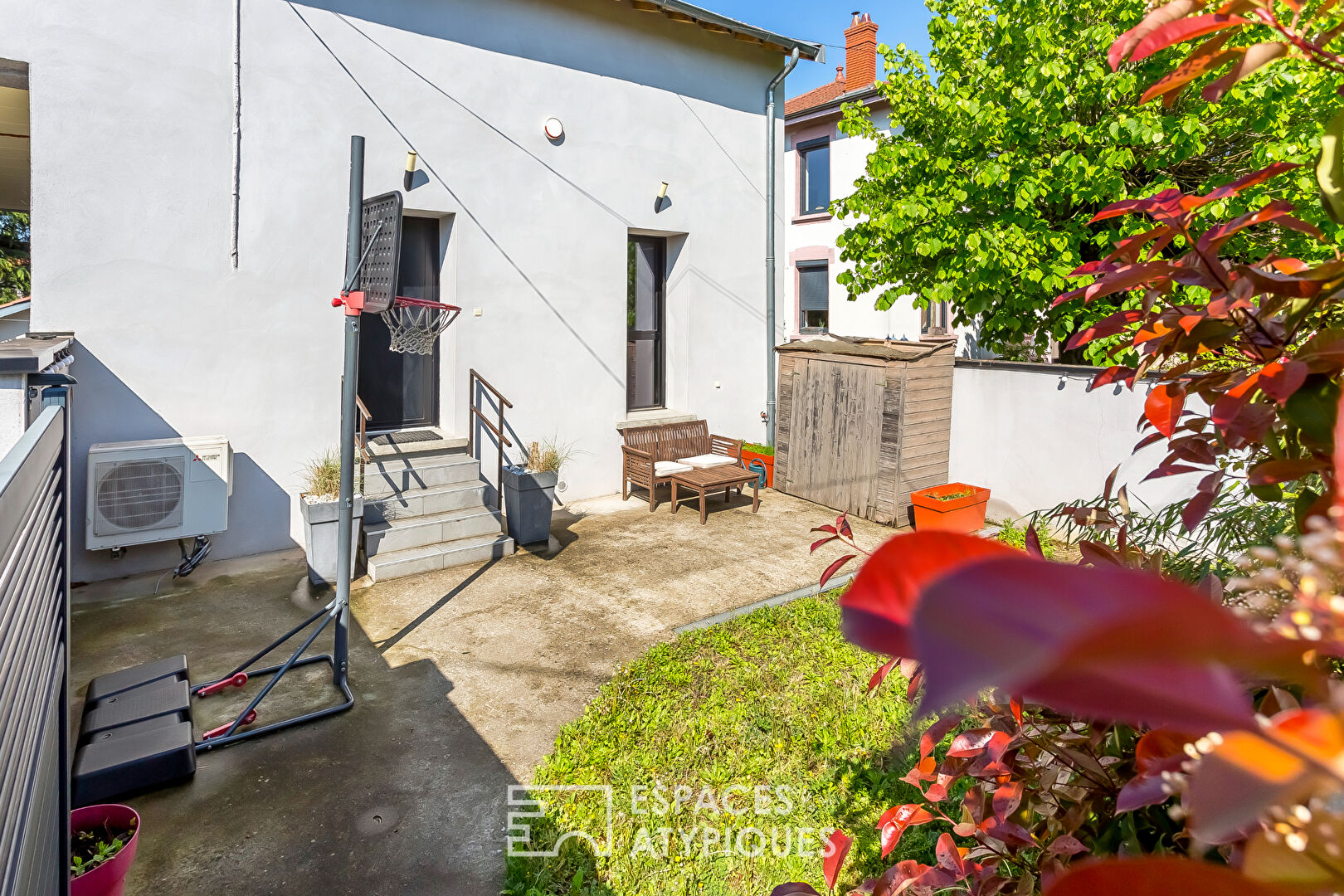Maison d&rsquo;architecte avec jardin et piscine