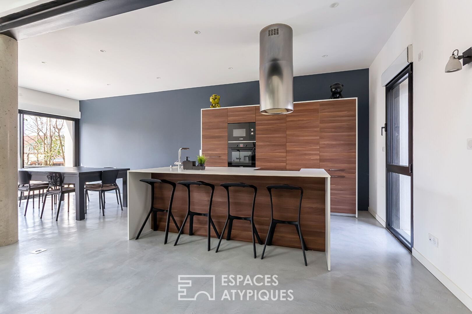 Maison d&rsquo;architecte avec jardin et piscine