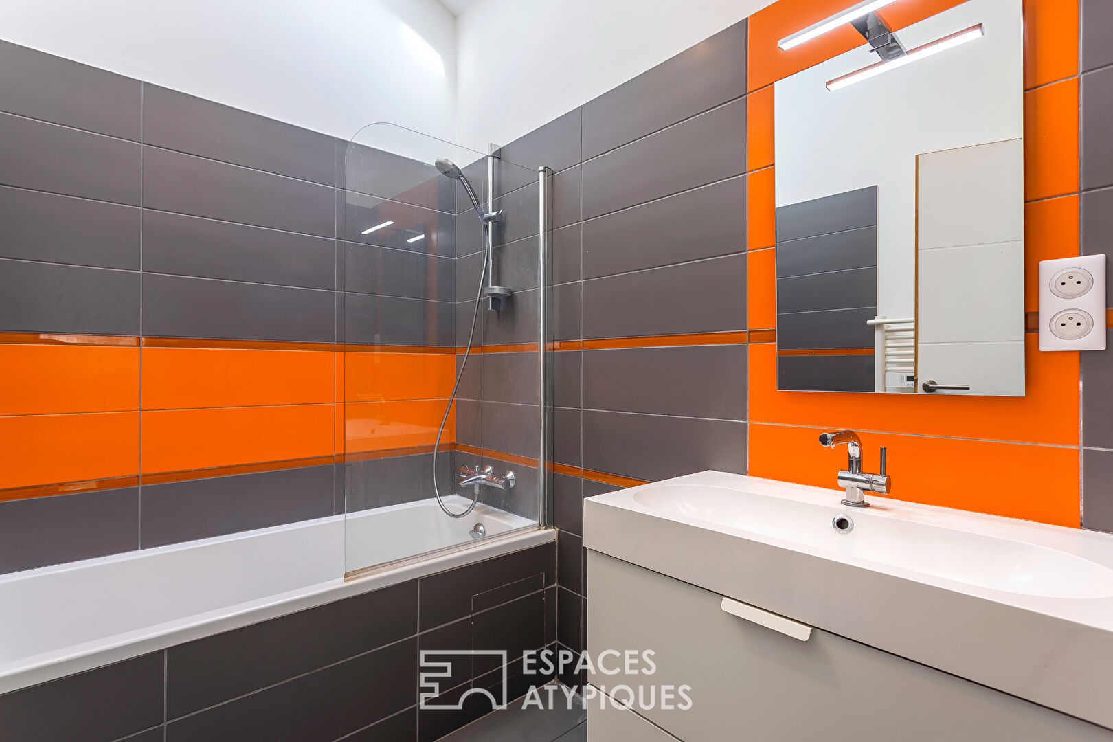 Maison d&rsquo;architecte avec jardin et piscine