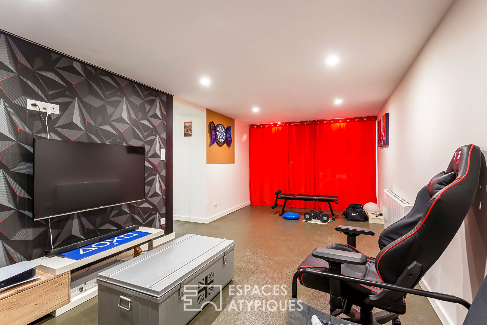 Maison d&rsquo;architecte avec jardin et piscine