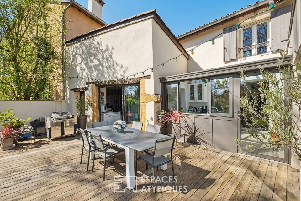 Maison de hameau, proche du centre d'Ecully
