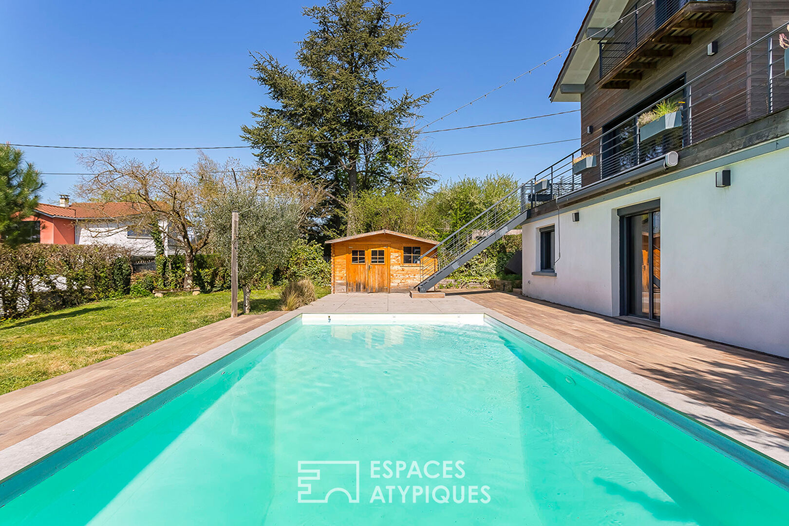 Maison de 1950 entierement rénovée avec vue et piscine