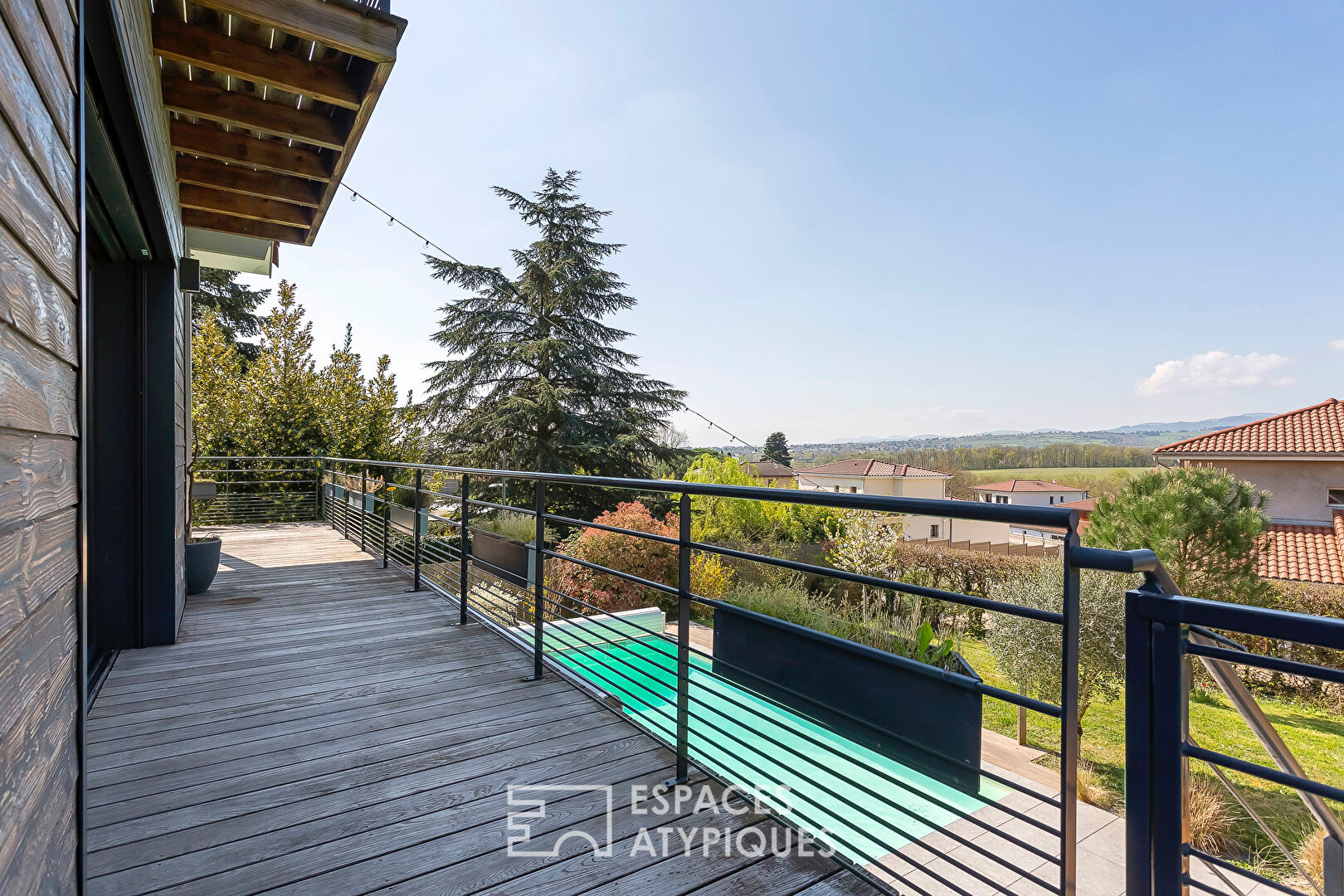 Maison de 1950 entierement rénovée avec vue et piscine