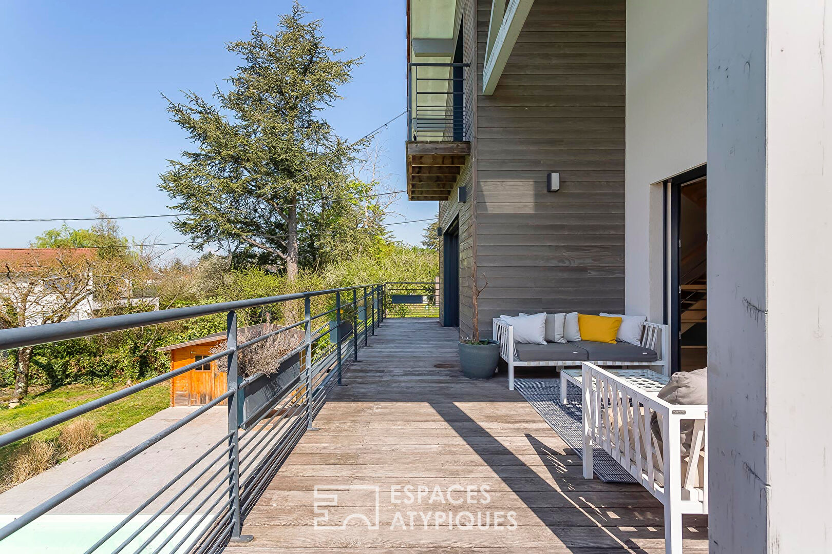 Maison de 1950 entierement rénovée avec vue et piscine