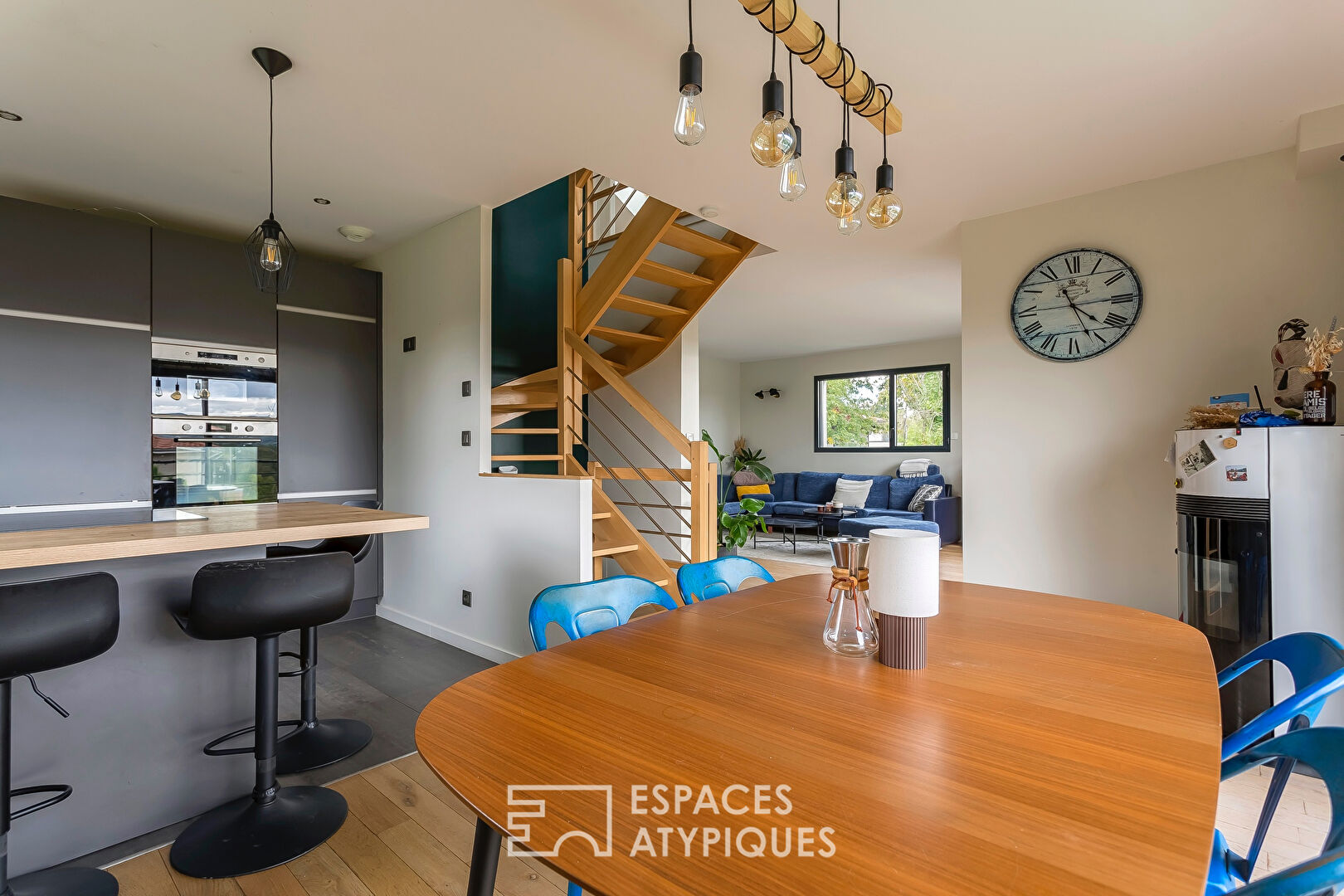 Maison de 1950 entierement rénovée avec vue et piscine