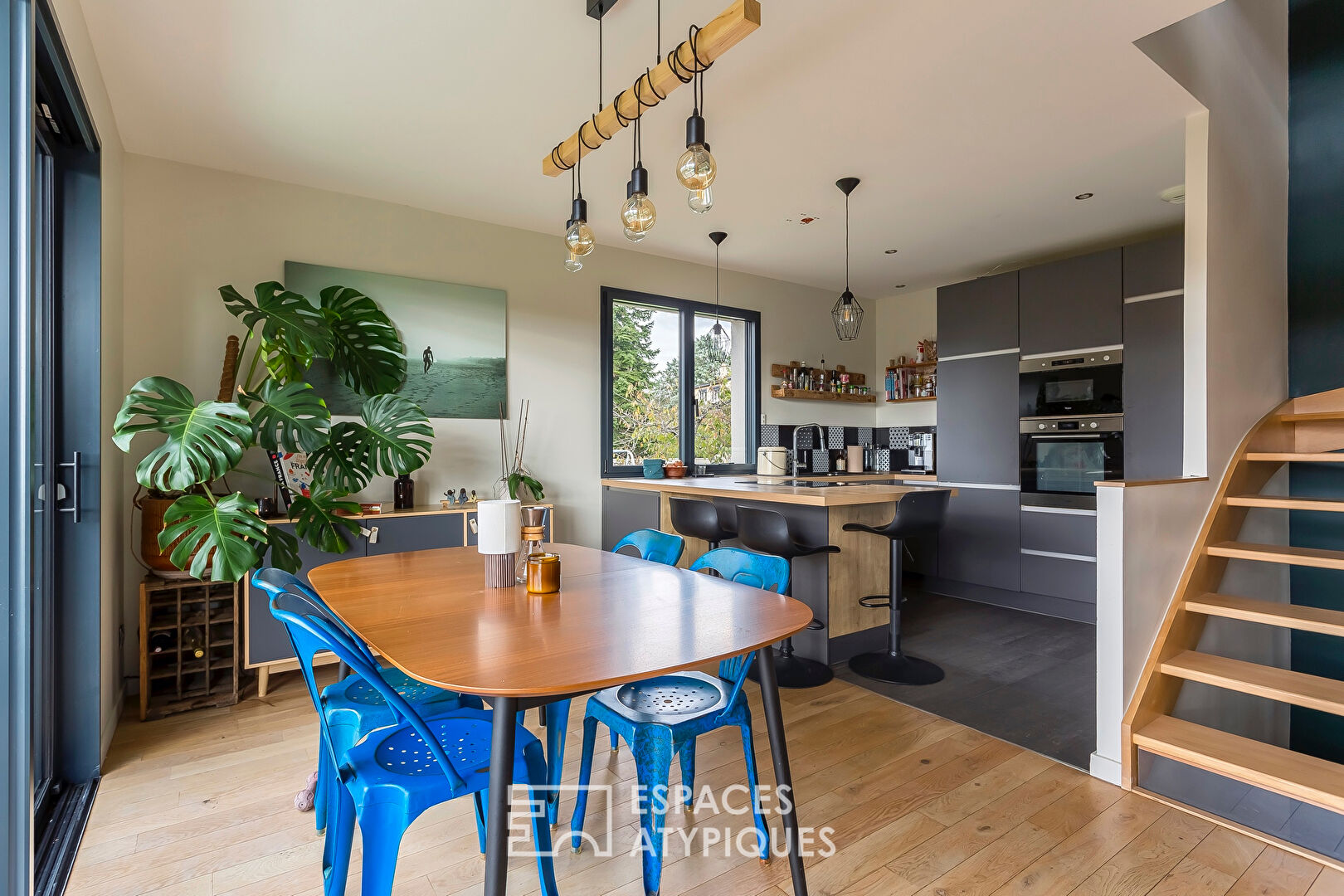 Maison de 1950 entierement rénovée avec vue et piscine