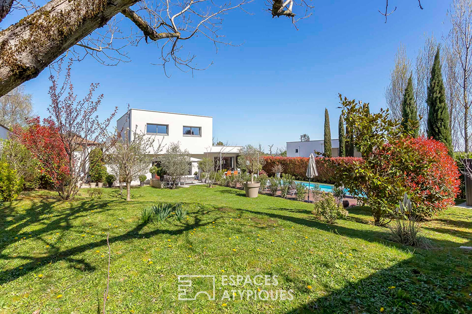 Maison contemporaine avec piscine