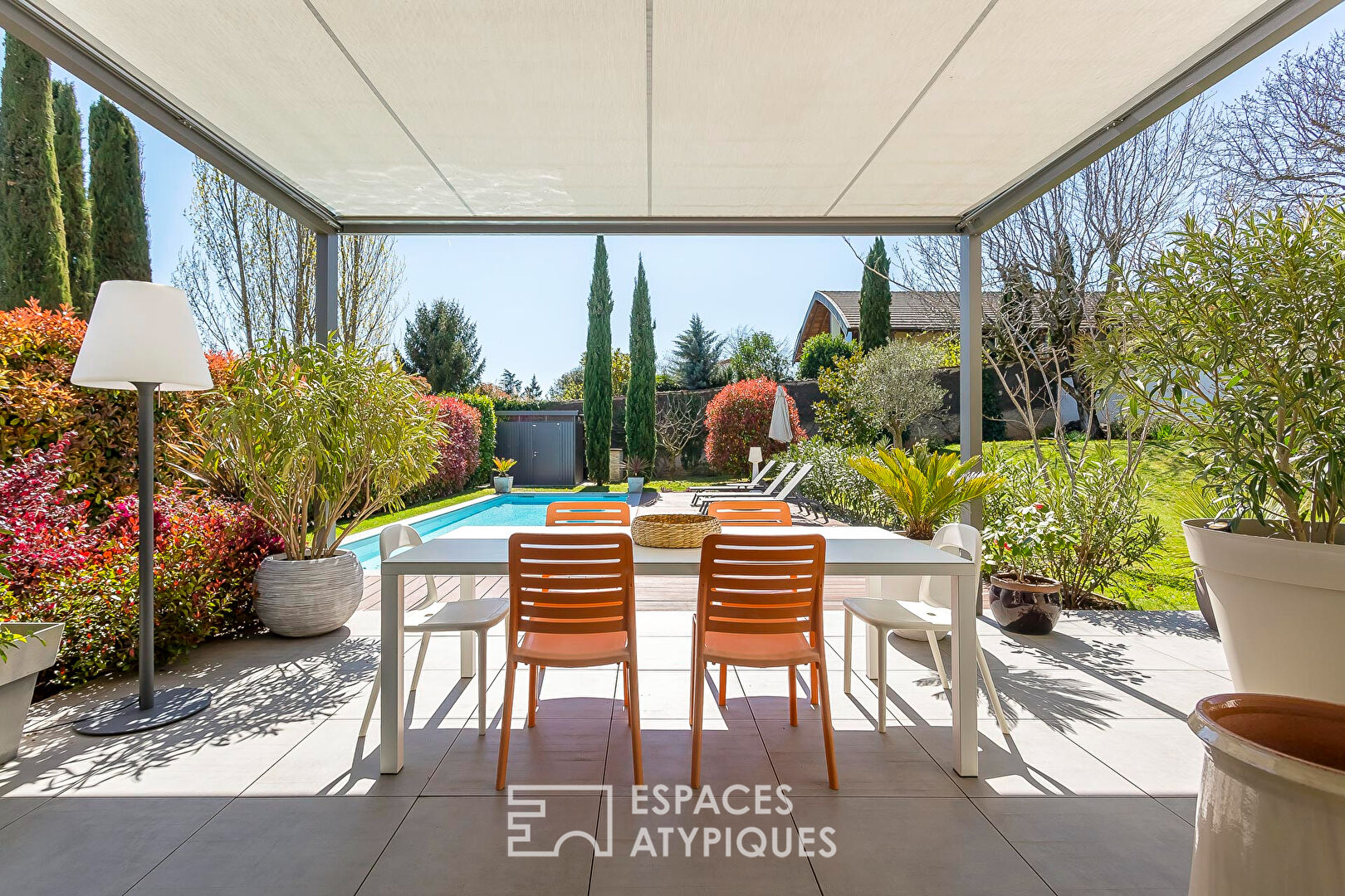 Maison contemporaine avec piscine
