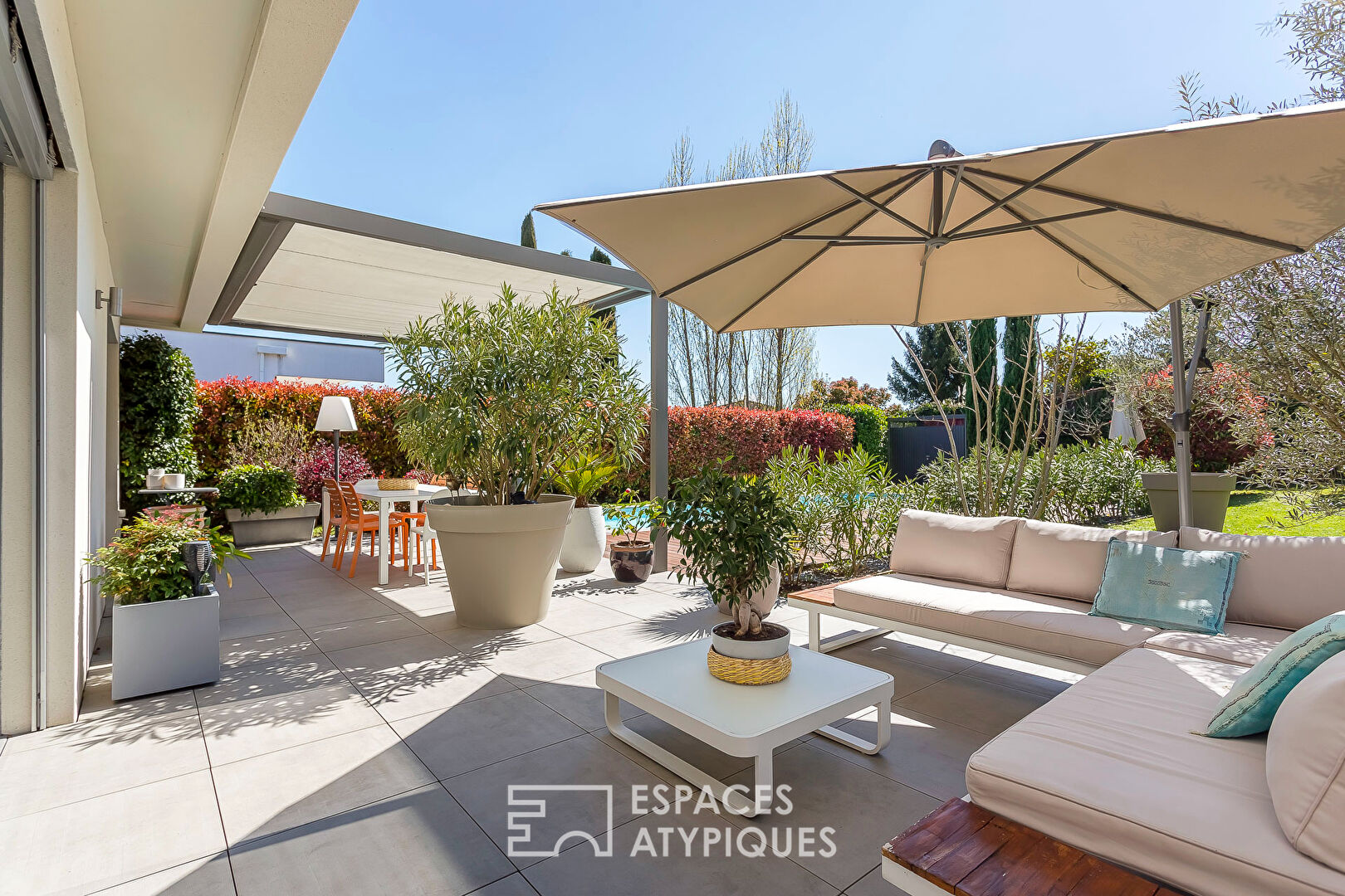Maison contemporaine avec piscine