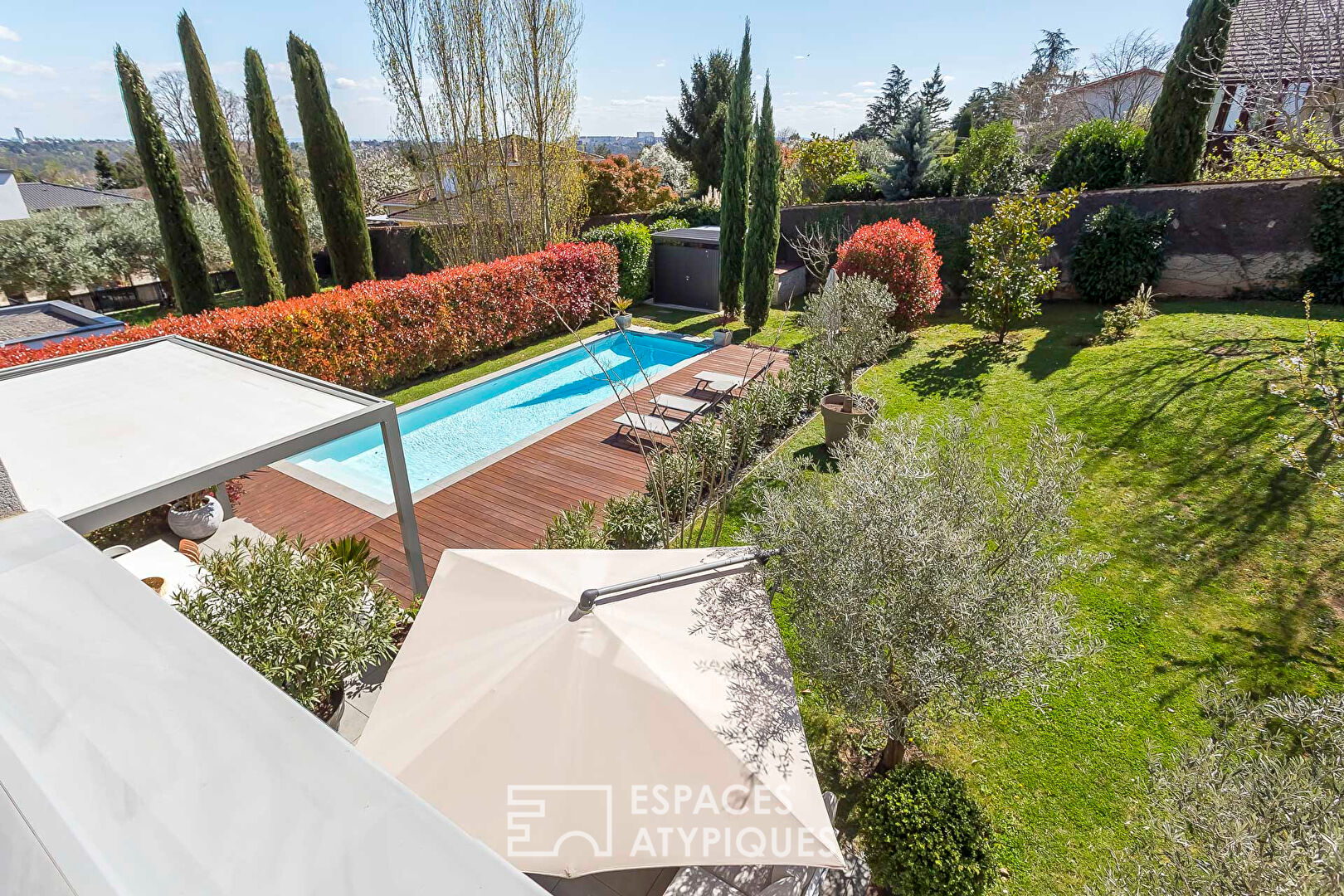 Maison contemporaine avec piscine