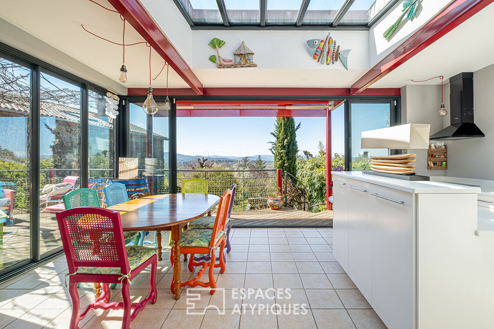 Maison familliale au centre de Dardilly le haut avec piscine et stationnement
