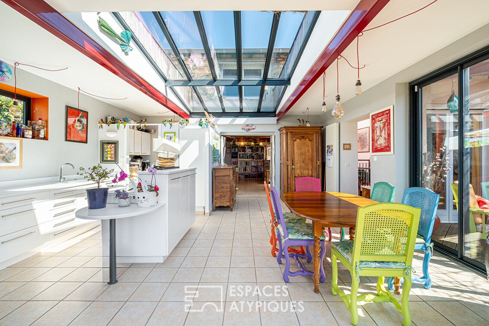 Maison familliale au centre de Dardilly le haut avec piscine et stationnement