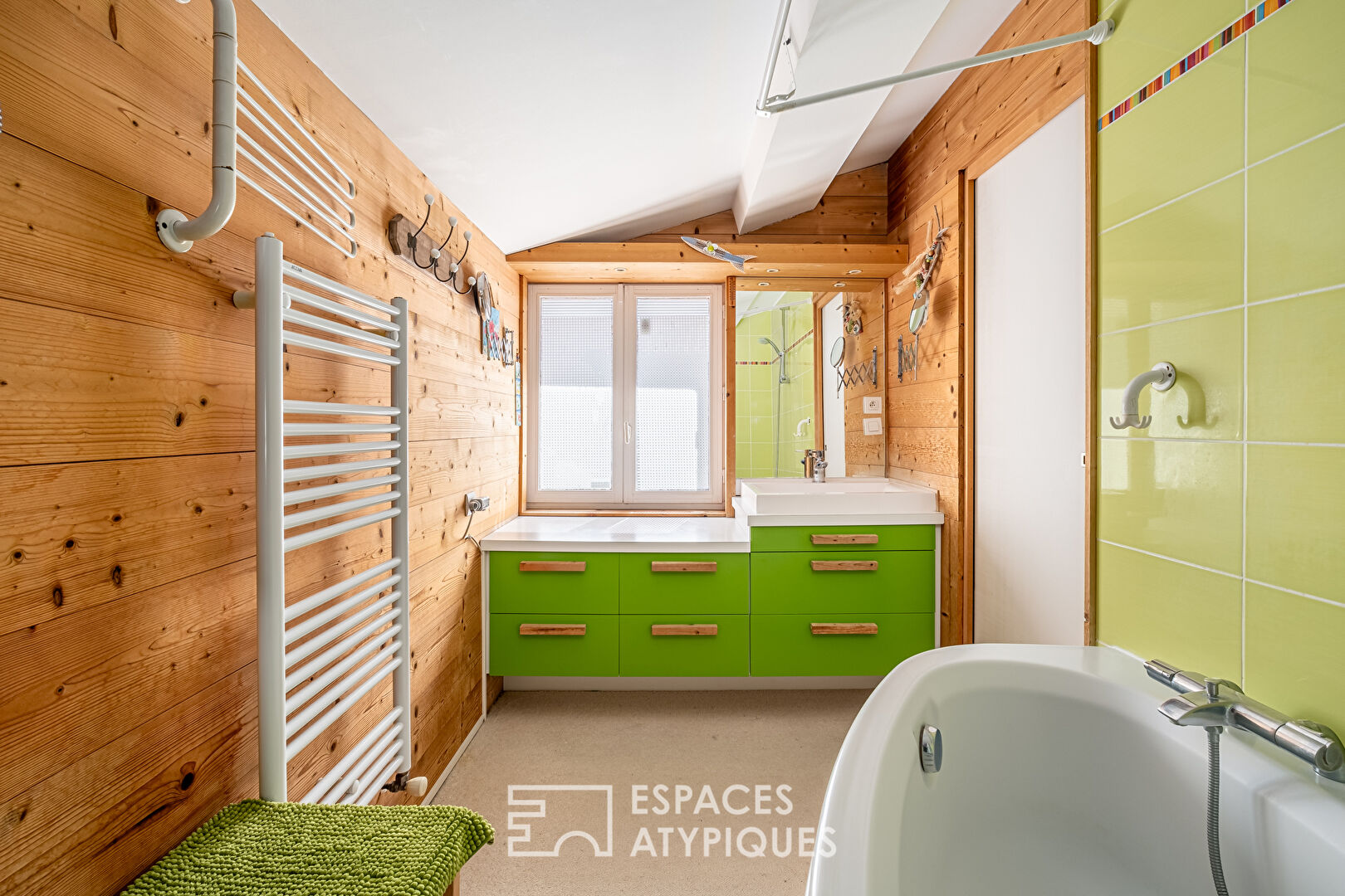 Maison familliale au centre de Dardilly le haut avec piscine et stationnement