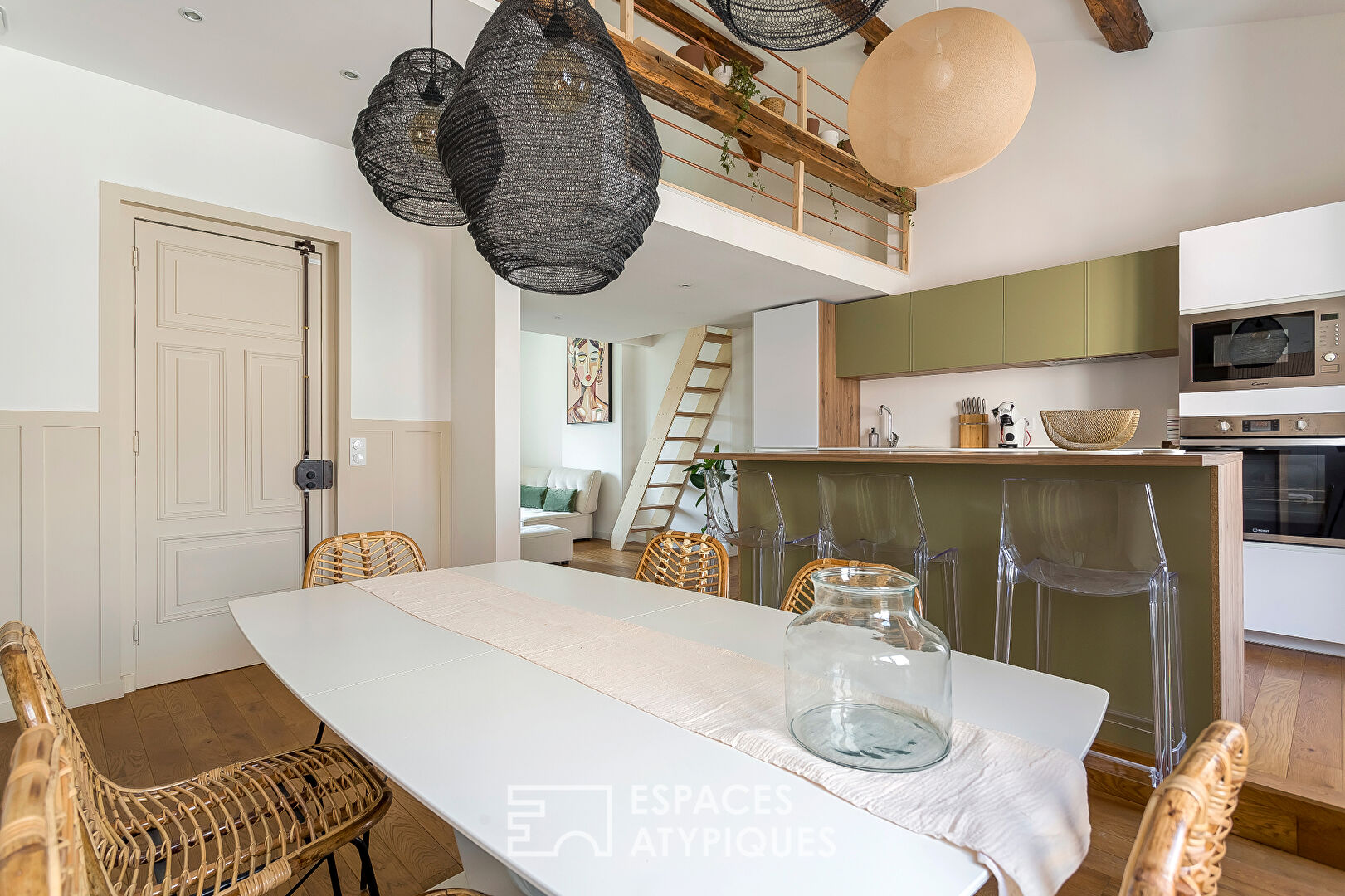 Duplex chic et cosy à proximité du métro ligne D