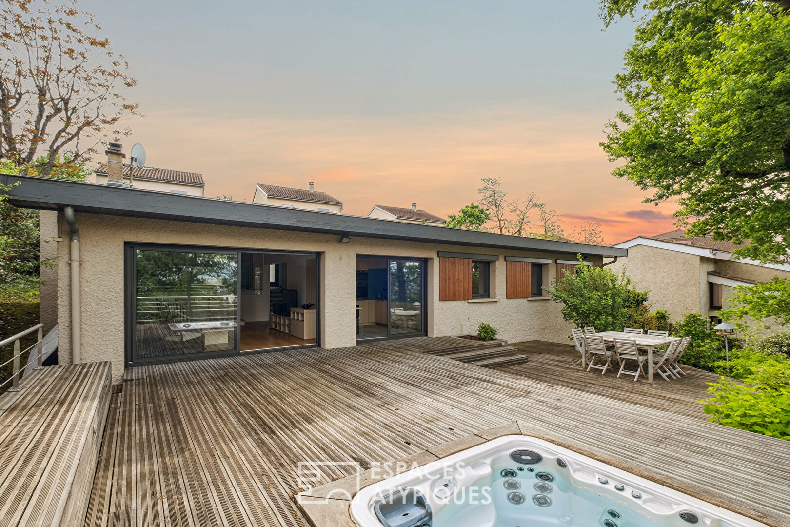 Maison rénovée par architecte avec vue sur les monts du lyonnais