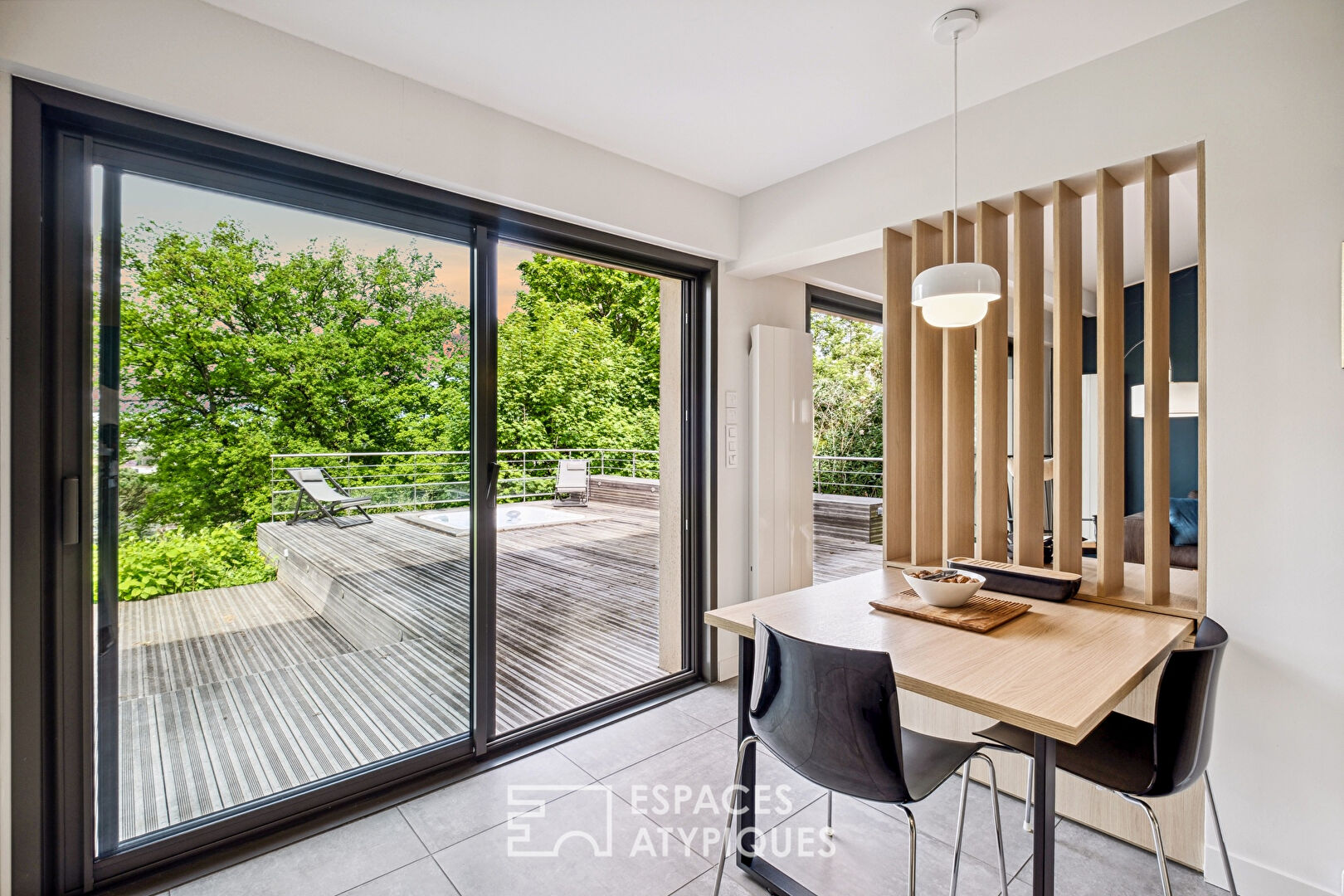 Maison rénovée par architecte avec vue sur les monts du lyonnais
