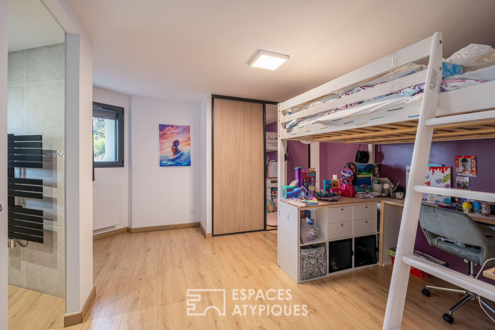 Maison à la rénovation contemporaine avec vue à Neyron