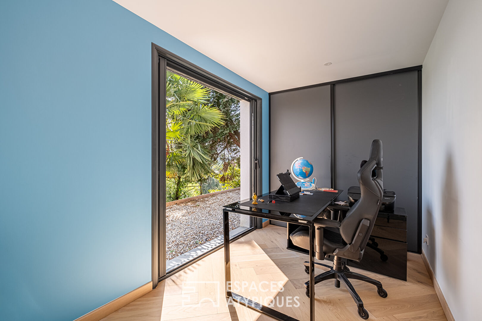 Maison à la rénovation contemporaine avec vue à Neyron