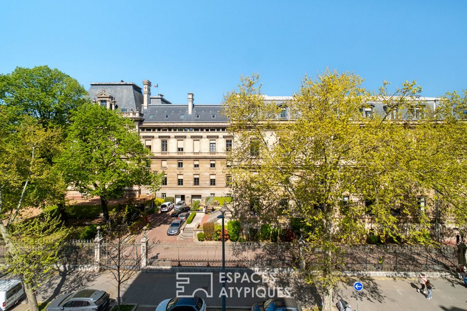 Ancien rénové avec balcon et vue aux Brotteaux