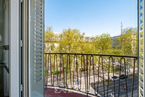 Ancien rénové avec balcon et vue sur la Préfecture