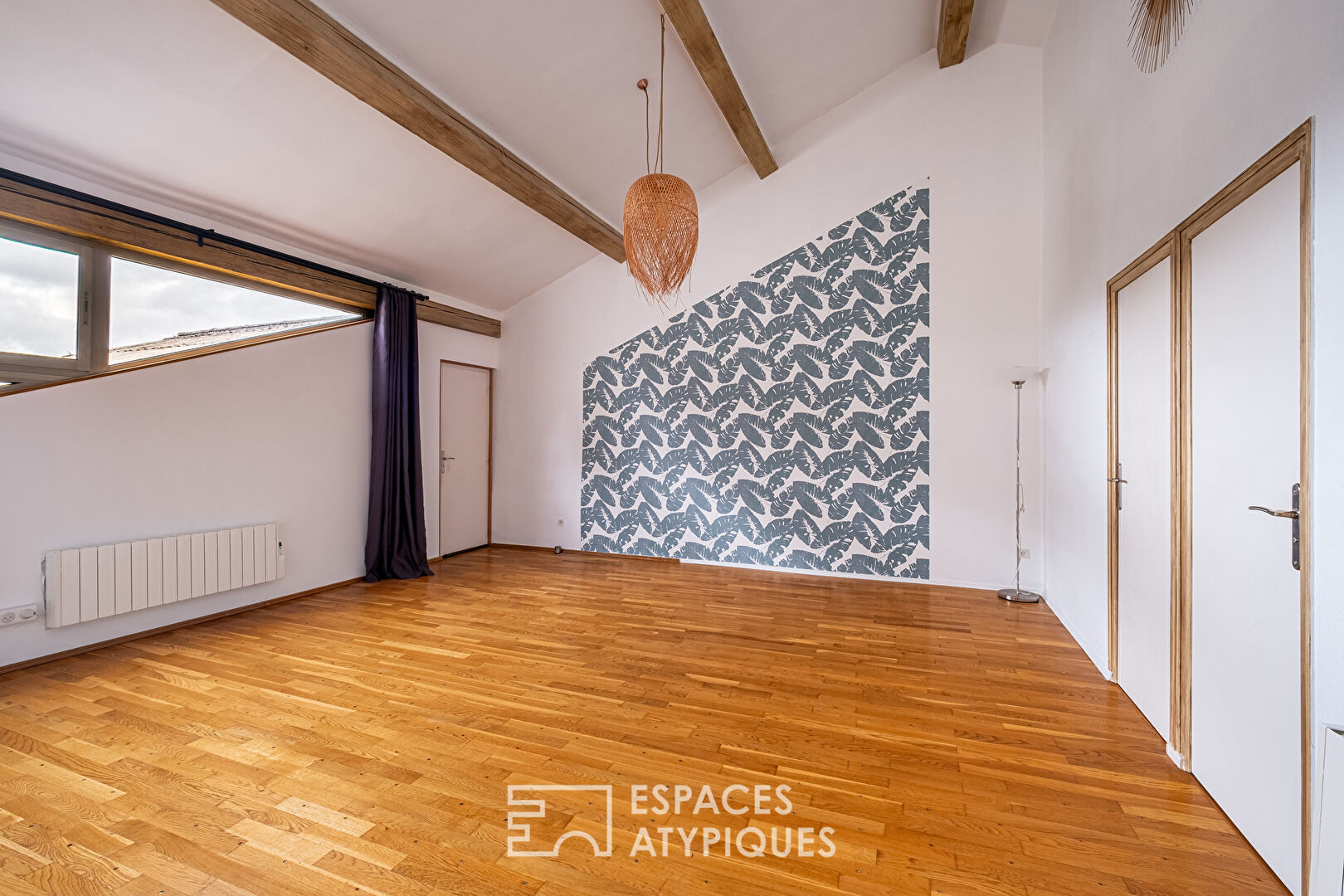 Grand loft familial en plein centre de Jonage