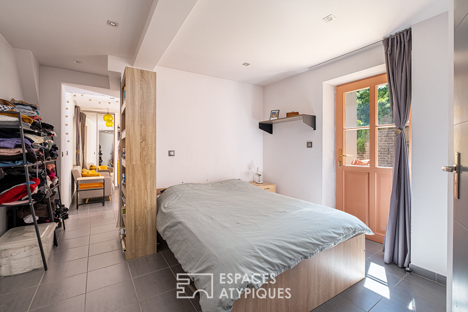Appartement intmiste avec sa terrasse privative.