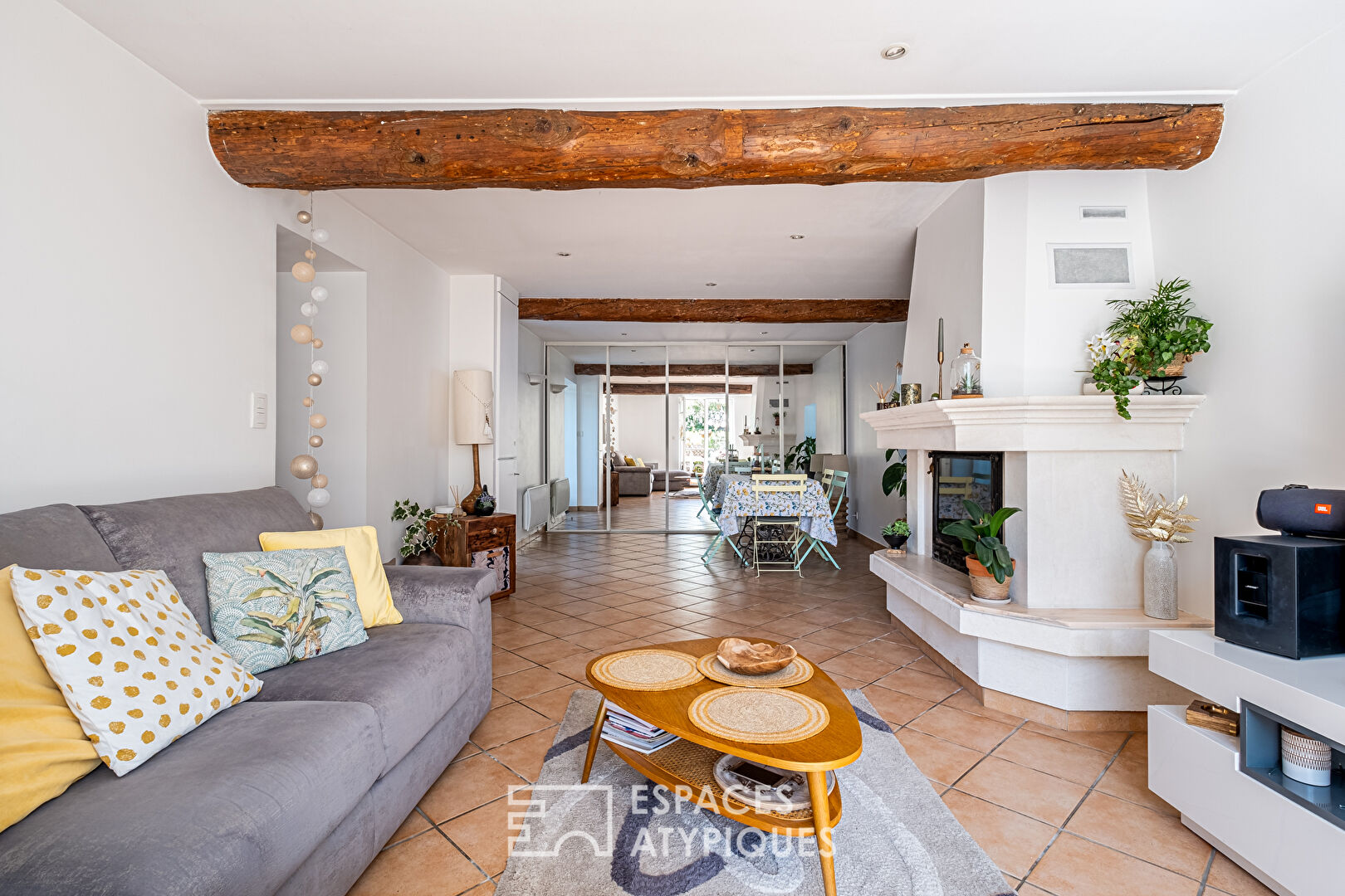 Maison de charme avec un jardin bucolique