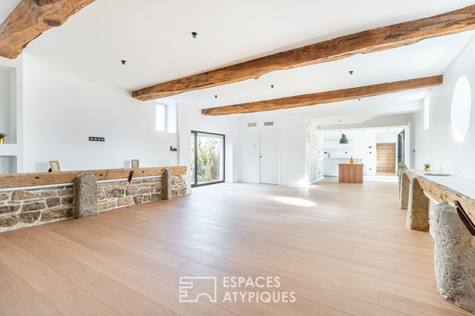 Esprit campagne et lignes contemporaines à Mionnay