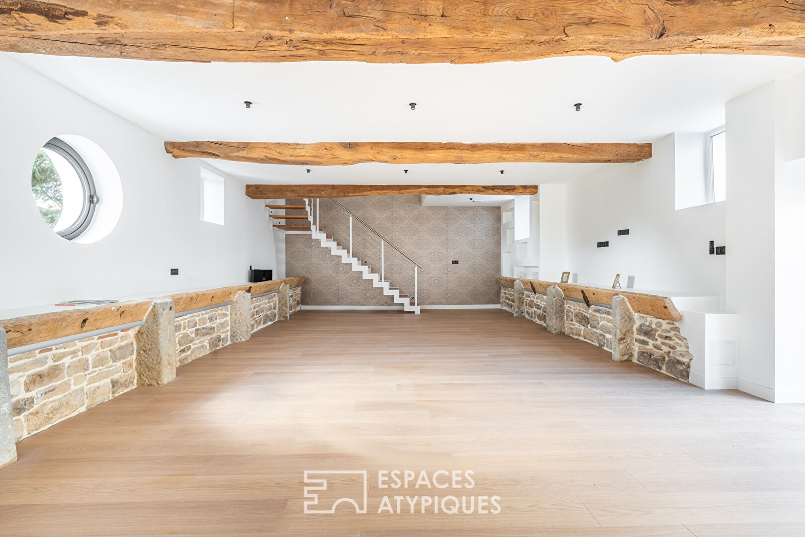 Esprit campagne et lignes contemporaines à Mionnay