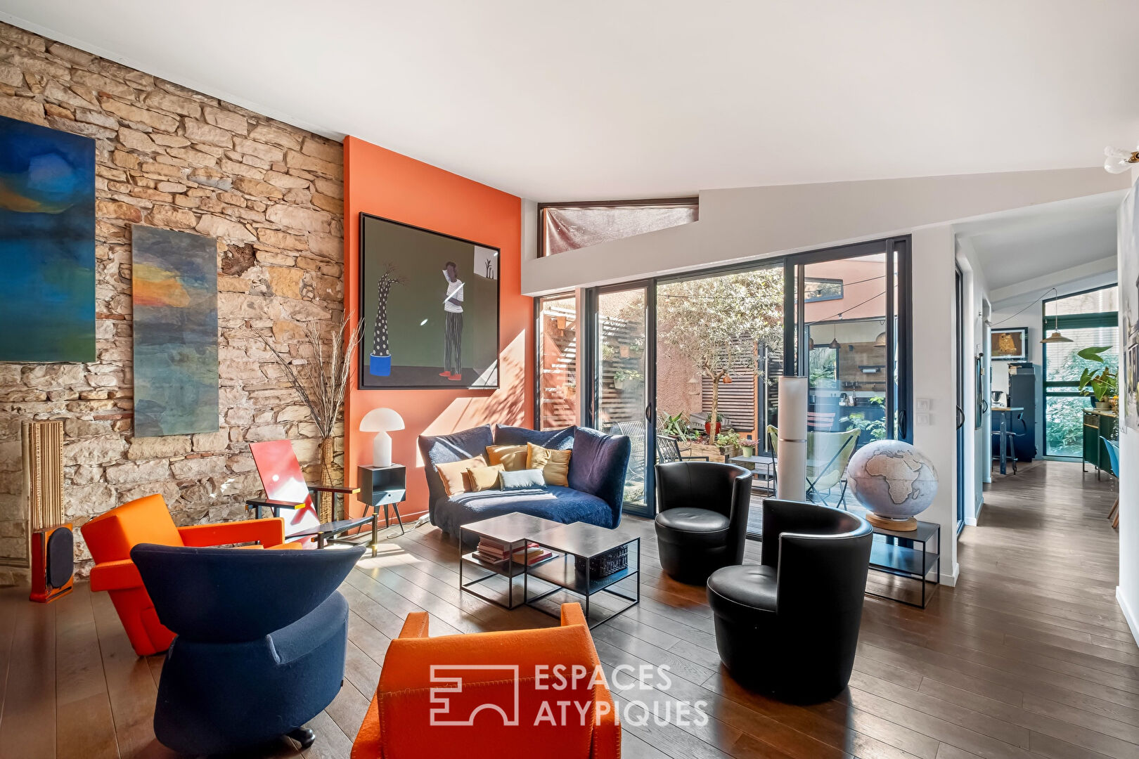 Maison de ville intimiste rénovée avec son patio à proximité directe du métro Saxe-Gambetta