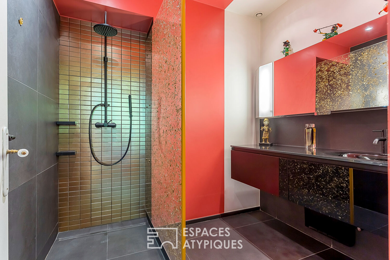 Appartement bourgeois en plein coeur de saint just avec jardin privatif