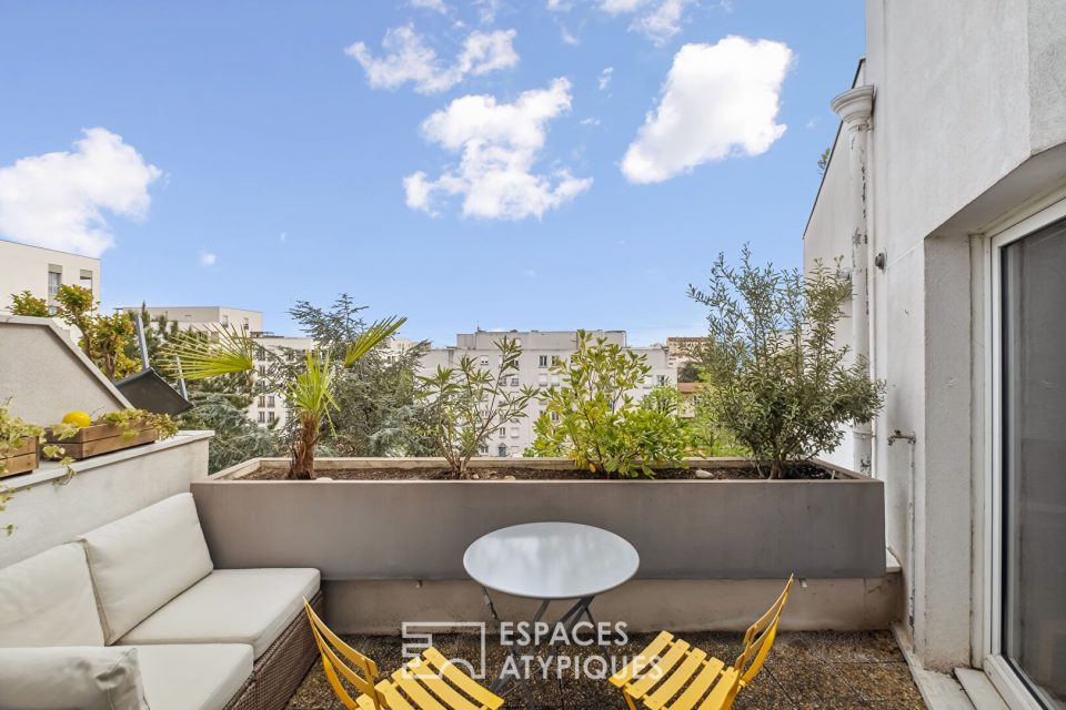 Dernier étage avec beaux volumes et terrasse
