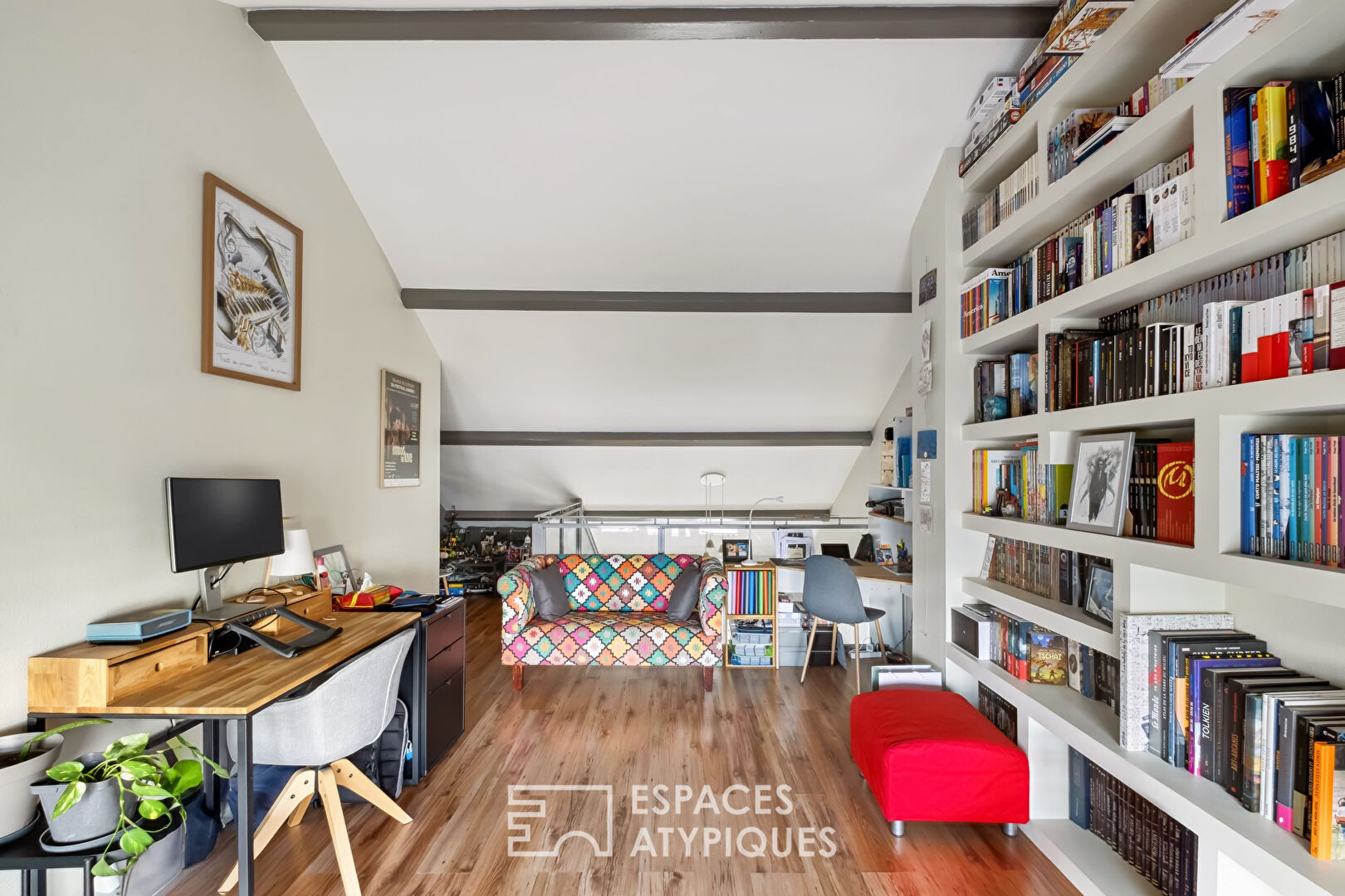 Dernier étage avec beaux volumes et terrasse