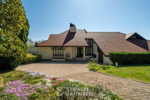 Maison d&rsquo;architecte des années 70 dans un environnement calme et bucolique