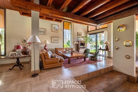 Maison d&rsquo;architecte des années 70 dans un environnement calme et bucolique