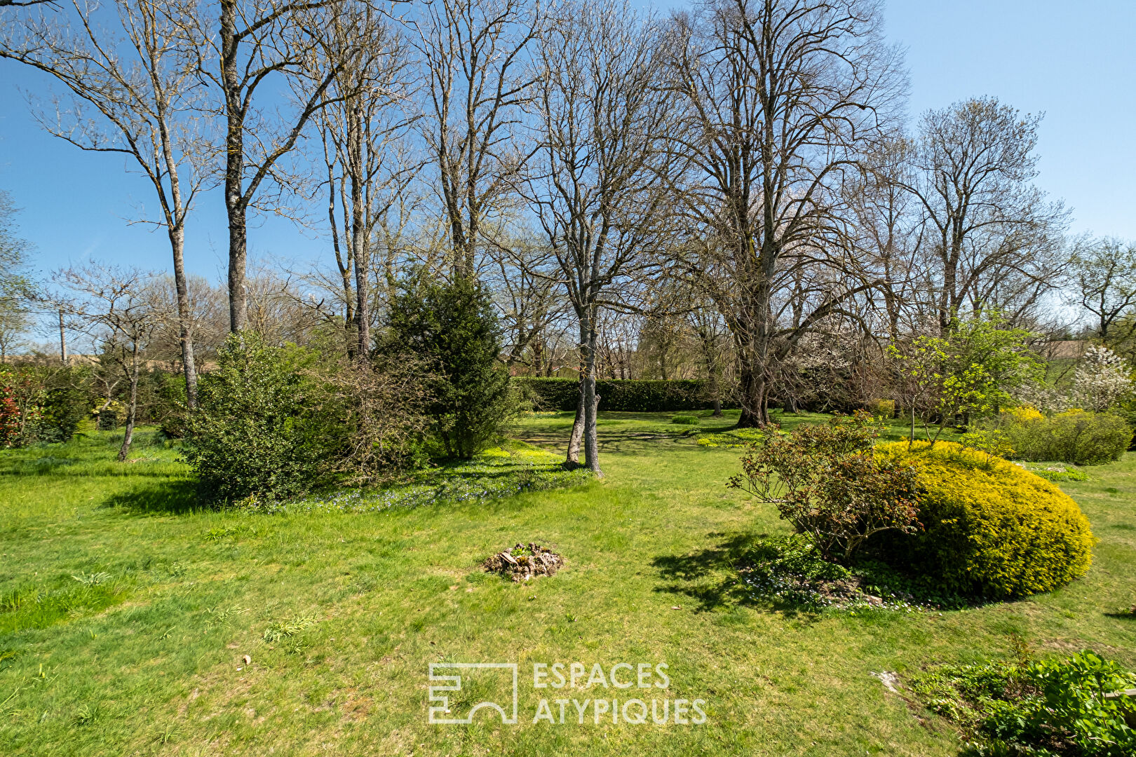 Maison d’architecte des années 70 dans un environnement calme et bucolique