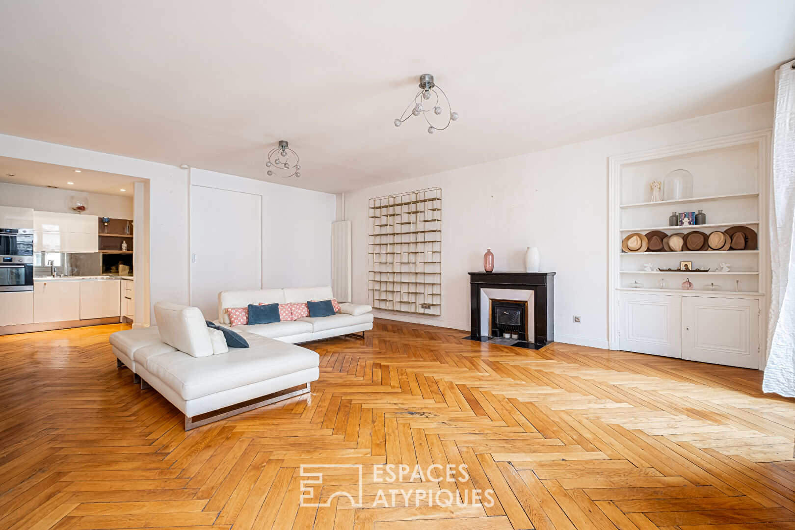 Appartement de caractère en étage élevé avec ascenseur quartier Grôlée