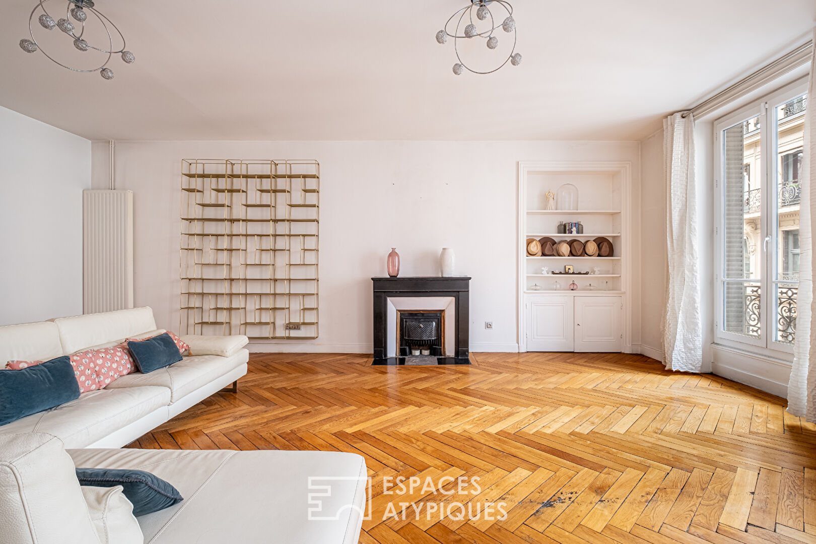 Appartement de caractère en étage élevé avec ascenseur quartier Grôlée